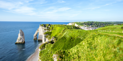 landscape-coastline-in-etretat-2023-11-27-05-24-17 Urh. RossHelen web